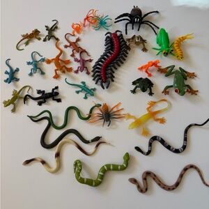 3/$15 | Assorted Reptile and Insect Toy Set Snake Spider Lizard